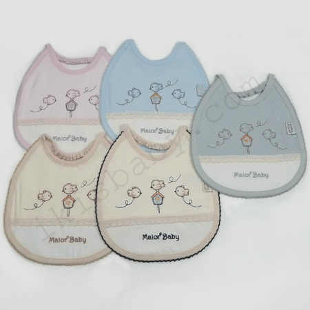 Babete com passarinhos bordados