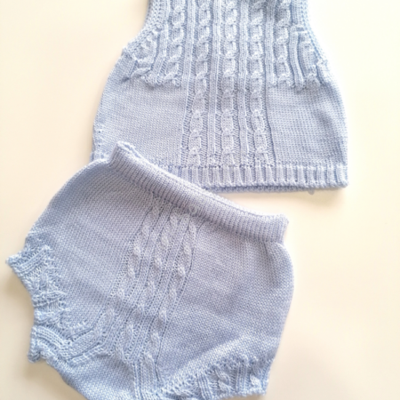 Conjunto azul em malha