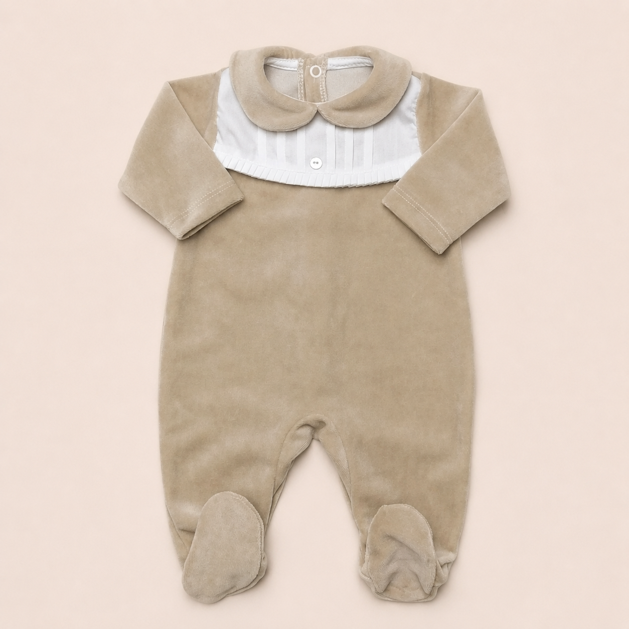 Babygrow em veludo com gola de cor neutra, areia | ikisbaby